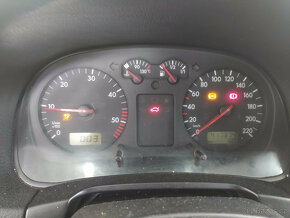 VW Golf IV 1.6 16V r.v. 2000 ATN 77kw (3800) - 5