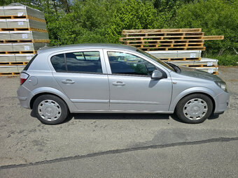 Opel Astra 1.6i - 5