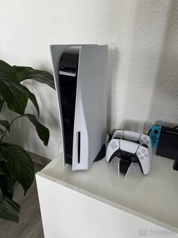 Prodám Sony Playstation 5 + 2 ovladače - 5