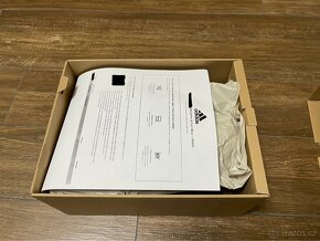 yeezy slides onyx NOVÉ nepoužité velikost US 10; EU 44 - 5