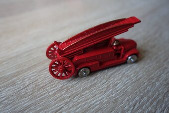 Kovový model hasičů Matchbox No. 9 Dennis Fire Engine - 5