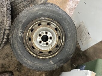 Pneu na discích 225/70 R15C - 5