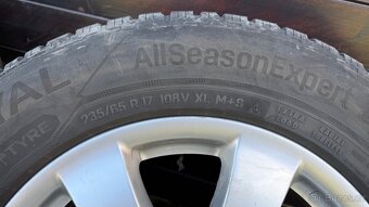 Prodám celoroční kola 235/65r17 - 5
