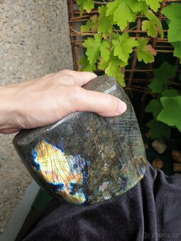 Labradorit - přes 3 kg - 5
