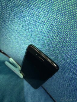 Apple iPhone 7 32GB - 5