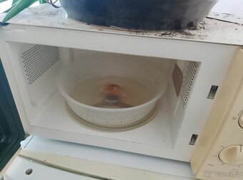 Prodám starou mikrovlnku, plně funkční - 5