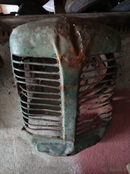 Maska a kapota Zetor super - 5