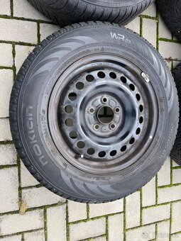 4x plechové disky 5x114 R16, zimní pneu 70% - 5