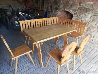 Dřevěný stůl a židle - 5