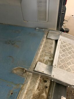 VOLKSWAGEN TRANSPORTER T6/T5 - 5