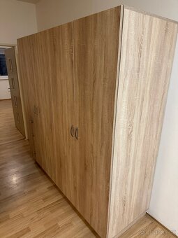 Dvě velké skříně - 5