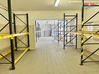Pronájem sklad 407 m2 + 370 m2, + 193 m2 kanceláře, Praha 4 - 5