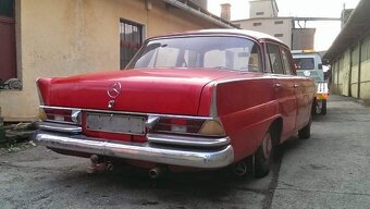 Predám Mercedes W111 220Sb heckflose,veľké kridlo - 5