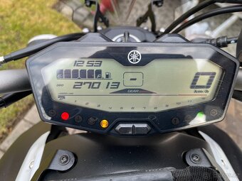 Yamaha MT 07 - 5