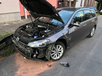 Volkswagen Golf - 5