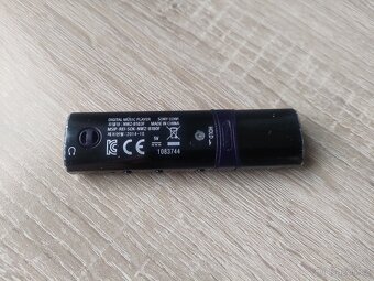 Černý MP3 přehrávač Sony NWZ-B183F - 5