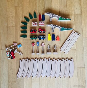 Dřevěná vláčkodráha “osmička”, zn. Woody - 5