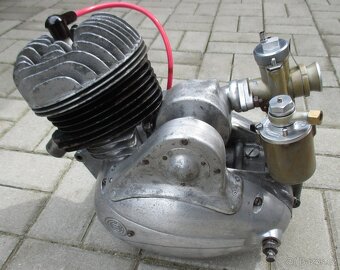 starý závodní motor jawa čz kývačka pérák 476 soutěžní scott - 5