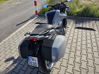 Honda 1200 VFR - 5