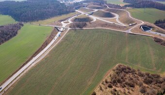 Prodej pozemku 7334 m², ul. Na Ryzlinku, Plzeň - 5