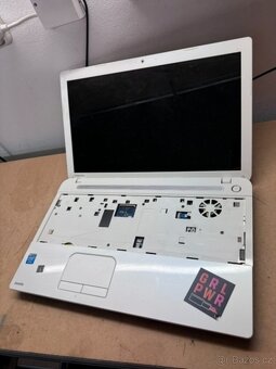 Predám pokazený notebook na náhradné diely zn.TOSHIBA C55 - 5