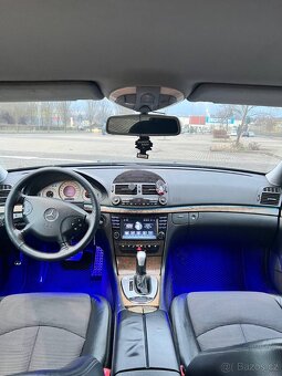 Mercedes Benz E320 - 5