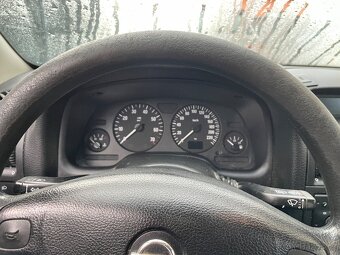 Opel Astra 1.6i 16V 74 kw Cluba -2002 - 5