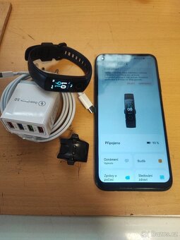 Huawei P40 Lite 6GB/128GB Dual SIM zelený + náramek Honor - 5