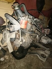 Mercedes Benz T1 motor 2,4d - 5
