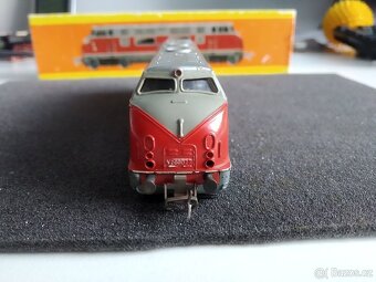 Vláčky TT Lokomotiva V200 + krabička - 5