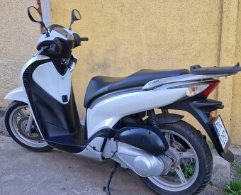 Honda SH 125i - 5