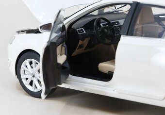 Model Škoda Rapid Abrex 1:18 - 5