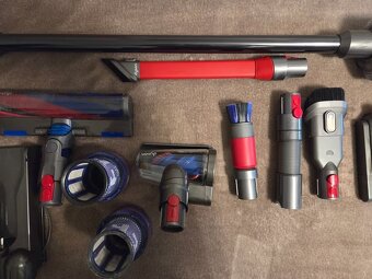 Vysavač Dyson Cyclone V10 - 5