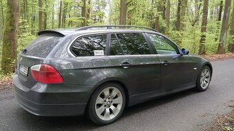 BMW 330i E91 manuál - 5