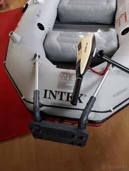 Prodám člun Intex Mariner4 + elektromotor a další přís. - 5