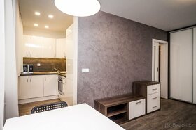 Rekonstrukce bytových domů, a fasád. - 5