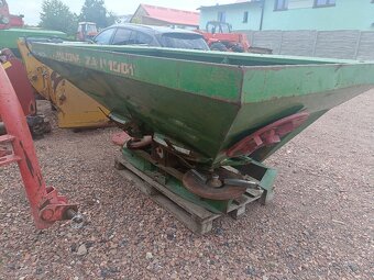 1000L Rozmetadlo AMAZONE ZA-U 1001 (hydraulické ovládání) - 5