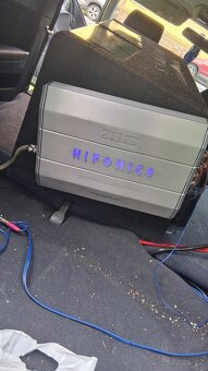 Hifonics subwoofer - 5