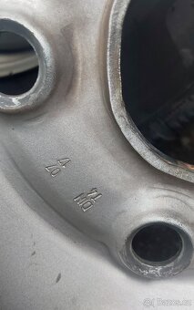 KOLA KOMPLET Z VW CADDY ZIMNI MICHELIN 195 65 15 - 5