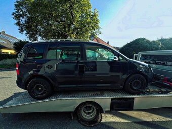 Vůz na náhradní díly VW Touran 1T1 2006 BMM HXT LC9X - 5
