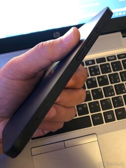 IPhone 16e nový - 5