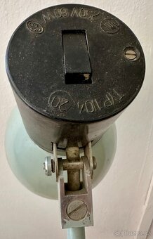 Stará industriální lampa k přišroubování ke stolu FUNKČNÍ - 5