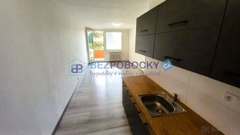 Pronájem zrekonstruovaného bytu 2+kk s prostorným balkonem - 5