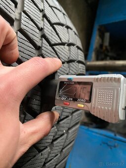 Zimní Pneu 225/40 R18 - 5