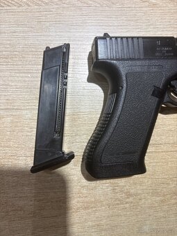 Airsoftová pistole - 5