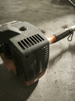 Benzínový křovinořez Husqvarna 132R - 5