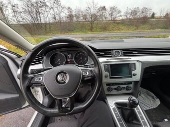 — PRODÁNO — WW passat 2015 , 110 kw , manuál - 5