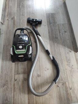 Vysavač Electrolux ultra one EU09GREEN - 5