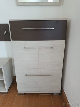 stěna do předsíně - skříně - 5