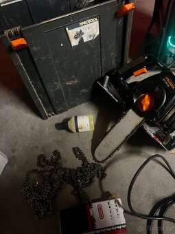 Tesařská řetězová pila protool SSP 200 EB + 5 dalších řetězů - 5